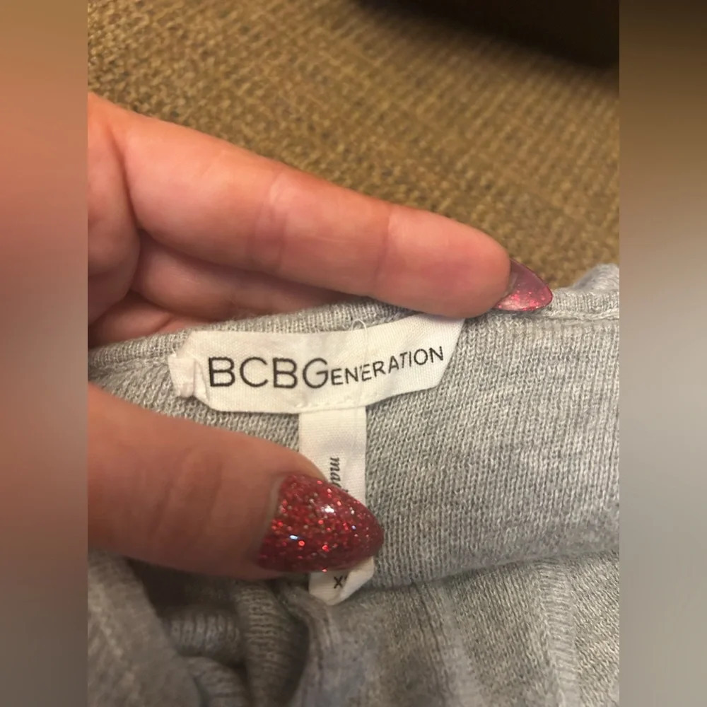 Y2K BCBG Open Back Crop Sweater Top - Picture 5 of 5
